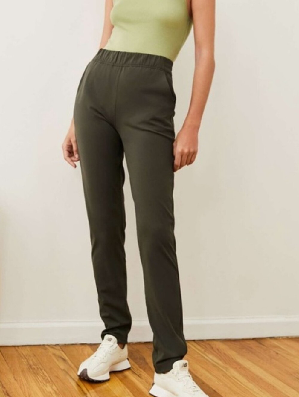 Aritzia Babaton Weekender Pants Medium
